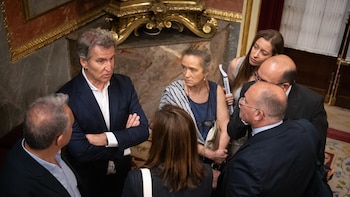 Feijóo urge a Sánchez a convocar ya elecciones y le recuerda los mandamientos "no robarás" y "no mentirás"