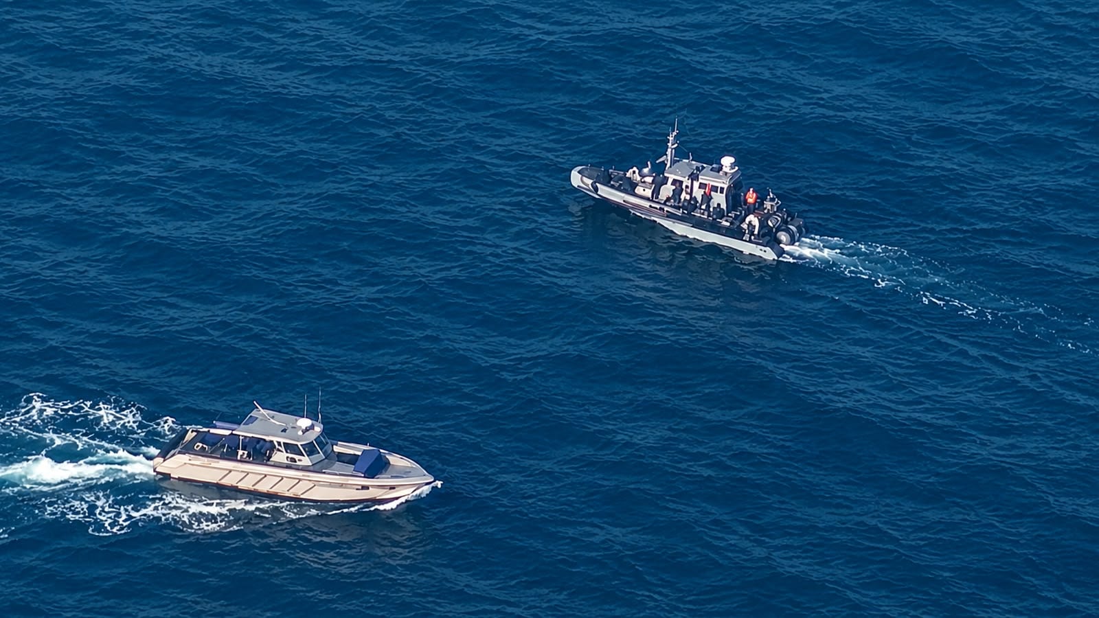 Los informes de inteligencia naval determinaron que la lancha con el cargamento ilícito zarpó desde el departamento de La Guajira - crédito prensa Armada de Colombia