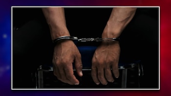 Detienen a dos personas armadas