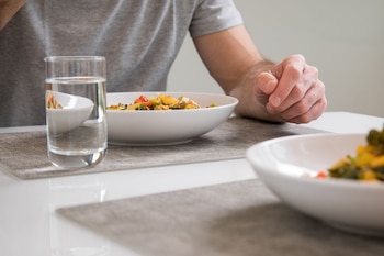 Conviene distribuir la comida varias