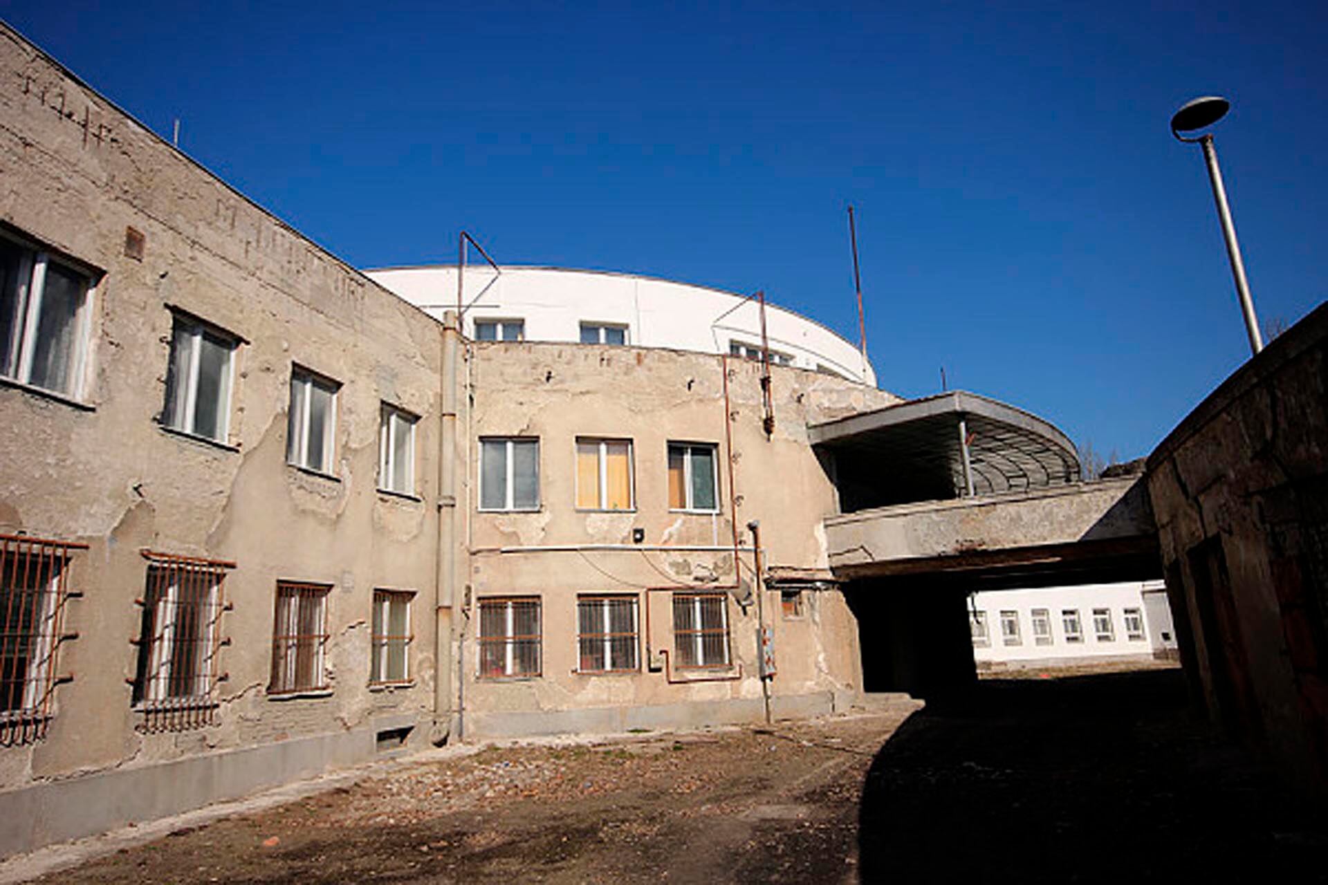 El aeropuerto es uno de los más concurridos de aviación menor en Hungría, con operaciones diarias de aeronaves privadas y vuelos turísticos (foto: Industrial Heritage Hungary)
