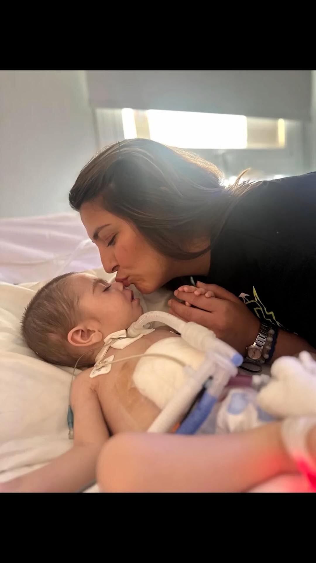 Felipe padecía miocardiopatía dilatada severa y estuvo cinco meses conectado a un Berlin Heart como puente al trasplante./ @uncorazonparafelipe