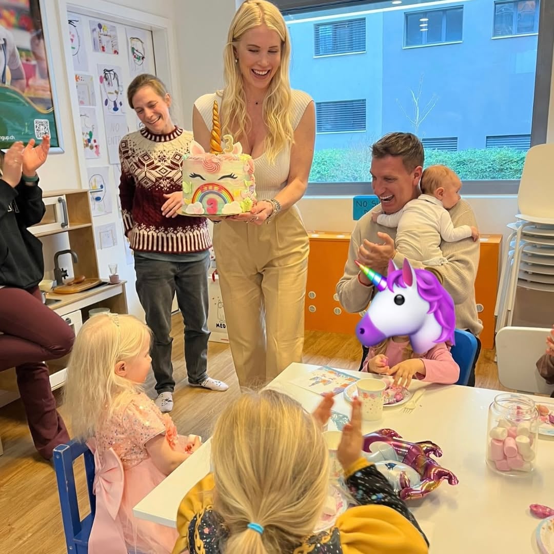 Daniela Christiansson y Maxi López festejan con alegría el tercer cumpleaños de su hija Elle, rodeados de amigos y familiares en una celebración infantil.