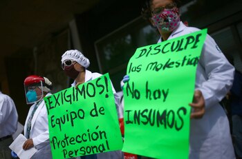 Trabajadores de la salud protestan