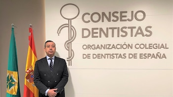 El doctor Óscar Castro es reelegido como presidente del Consejo General de Dentistas