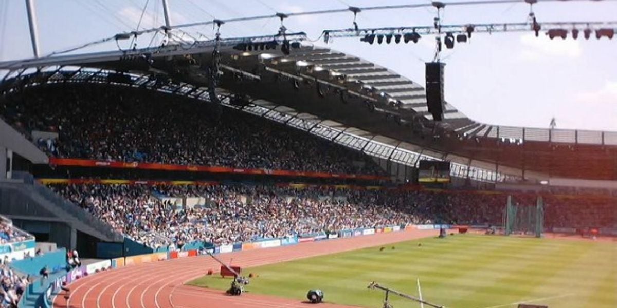 City of Manchester Stadium durante los Juegos de la Commonwealth de 2002 (Wikipedia)