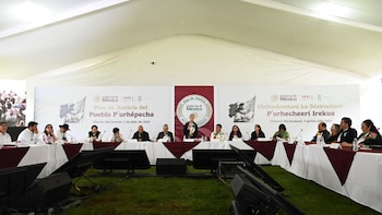 Reunión en Cherán. (Foto: Presidencia)