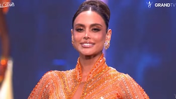 Vanessa Pulgarin, representante de Colombia, entre las tres finalistas.