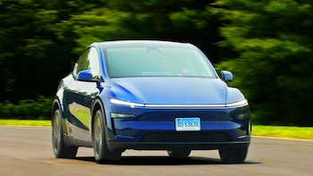 De forma simultánea, factores como el avance del consumo privado, la mayor liquidez derivada del retiro de fondos de AFP y los ingresos por utilidades contribuyeron a sostener la demanda.