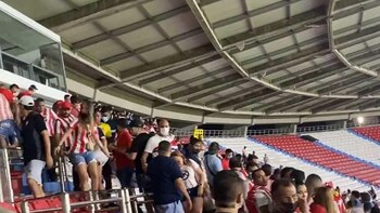 Tres hinchas del América heridos