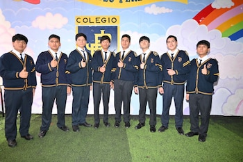 El grupo de escolares representa