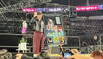La conferencia de prensa finalizó con la entrega de un reconocimiento a Siddhartha por su trayectoria bajo el sello de Sony Music
(Créditos: Uriel Monterrubio)
