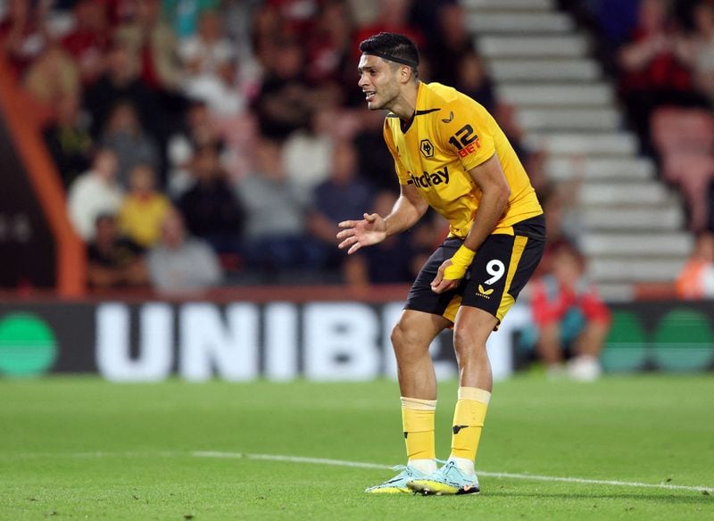 Raúl Jiménez busca seguir avanzando con los Wolves. (REUTERS/Ian Walton)