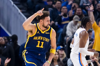 La mención de Thompson por parte de Durant expone el contraste entre quienes obtienen premios individuales y quienes brillan desde el colectivo (Mandatory Credit: John Hefti-USA TODAY Sports)
