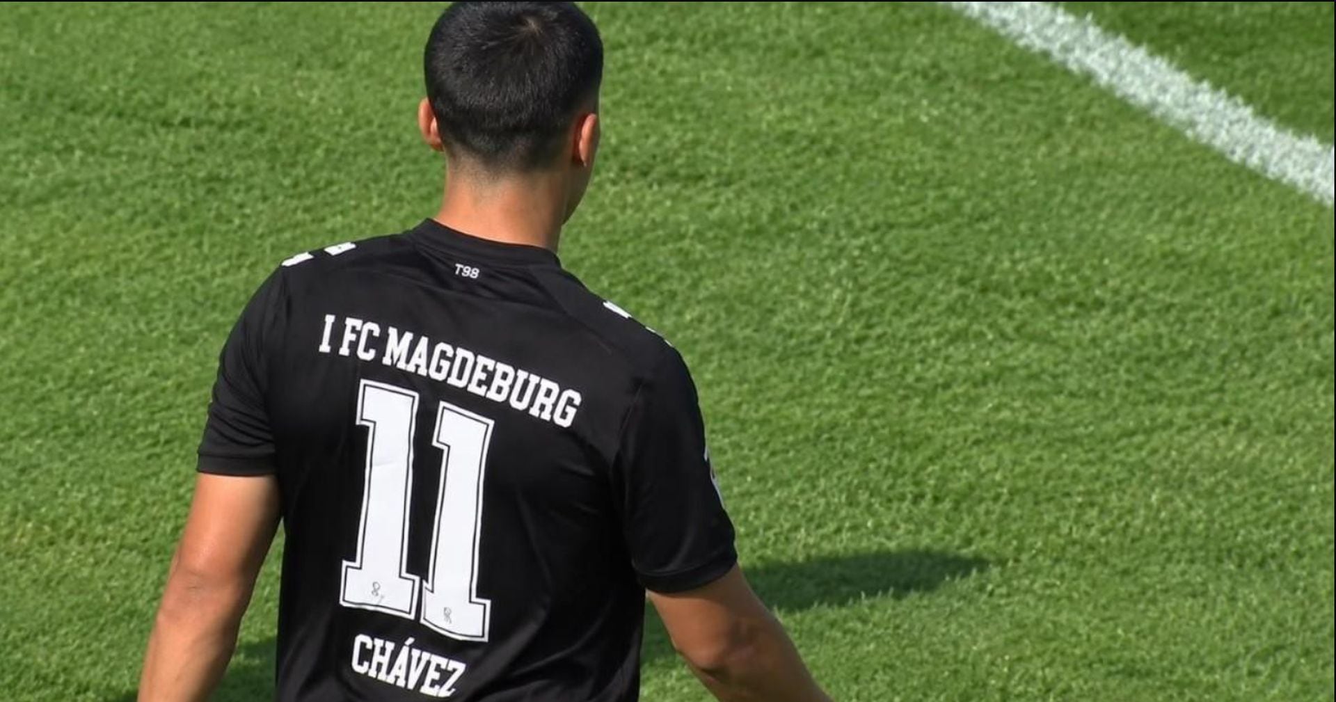 El mediocampista germano-peruano, cedido por Bayern Múnich, ingresó al campo en el minuto 84 y no pudo evitar la caída de su equipo por 2-1 en el Estadio Olímpico de Berlín.
(1. FC Magdeburg)
