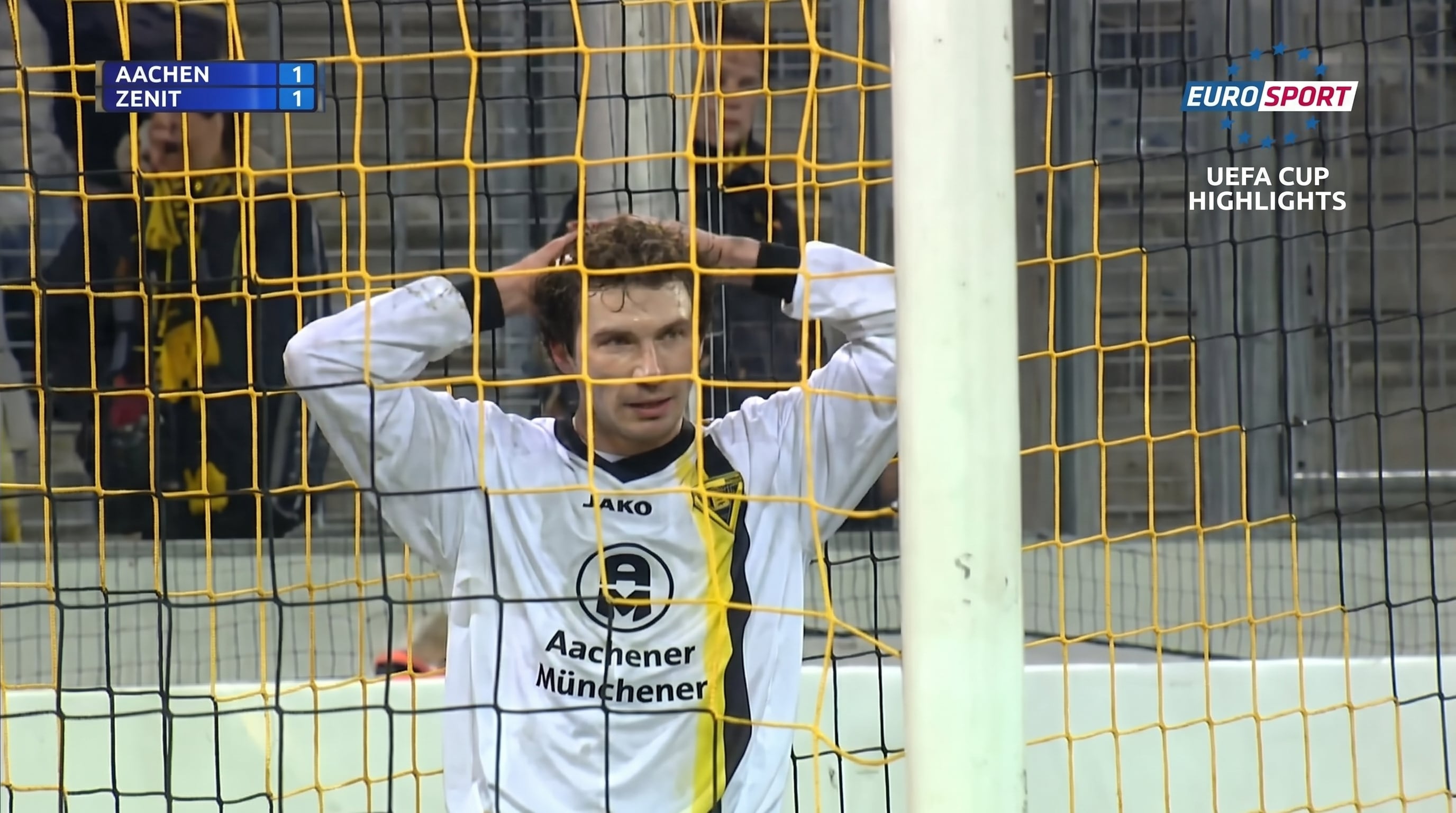 Alemannia Aachen superó la fase de grupos de la UEFA Cup, enfrentó al Sevilla y cayó ante el AZ Alkmaar en dieciseisavos de la UEFA Cup (UEFA/YouTube)