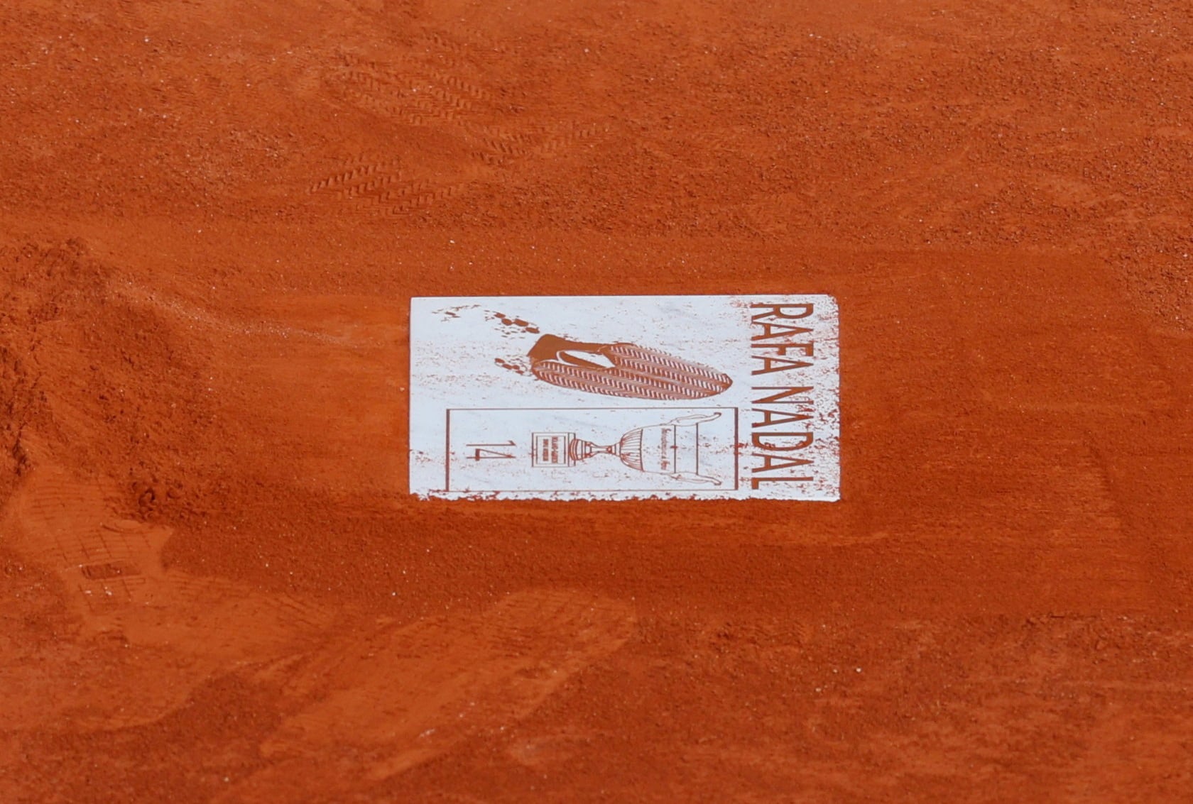 Rafael Nadal, máximo ganador con 14 títulos, fue homenajeado en la cancha principal (REUTERS/Denis Balibouse/File Photo)