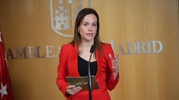 Vox cuestiona el "beneficio para el madrileño" de los viajes de Ayuso a Miami, NY o México: "No la vemos pisar Madrid"