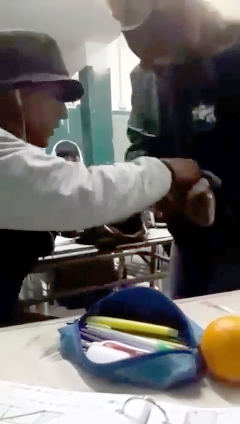 El alumno no quiso entregarle