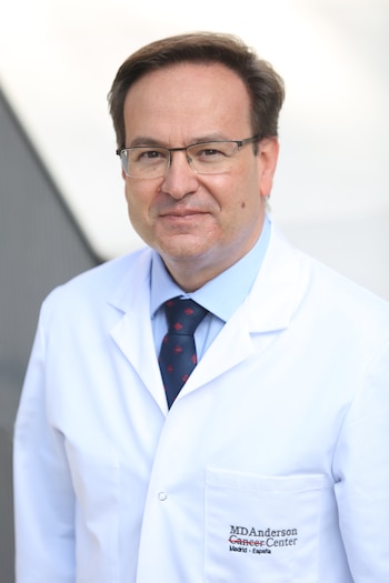 El doctor José Ignacio Martín Valadés, Jefe de la Sección de Tumores Digestivos en MD Anderson Cancer Center Madrid – Hospiten (Cedida)