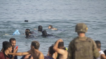 Duro comunicado de Marruecos contra los “partidos históricos” en España que están instrumentalizando la crisis en Ceuta para atacar al reino de Mohamed VI