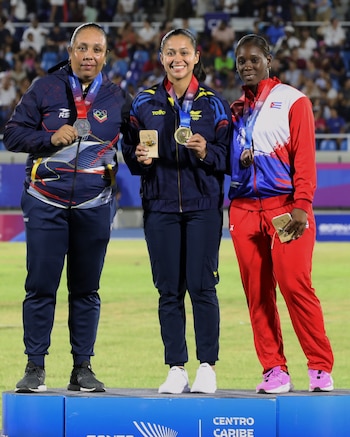 Mayra Gaviria ganó medalla de plata en la prueba de lanzamiento de martillo de los Centroamericanos y del Caribe 2026 - crédito Comité Olímpico Colombiano