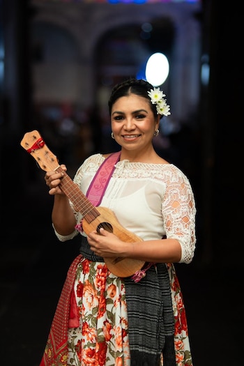 Mujer de Oaxaca presente en la invitación a la Guelaguetza 2026