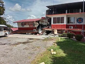 estacion de bomberos en panamá colapsó por terremoto 3