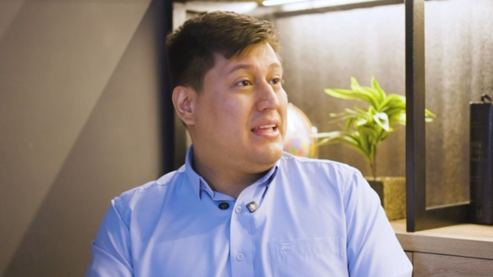 Alejandro Bermeo, senador involucrado en presunto caso de abuso sexual, propuso una “semana anticomunista” en los colegios de Colombia: la iniciativa ha generado polémica