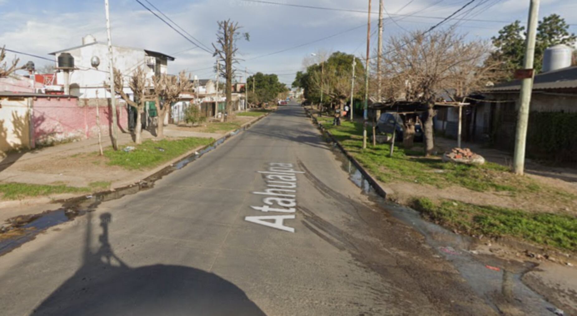 La cuadra de Atahualpa entre Plus Ultra y Helguera donde tres hombres fueron detenidos por narcomenudeo en Merlo (Primer Plano Online)