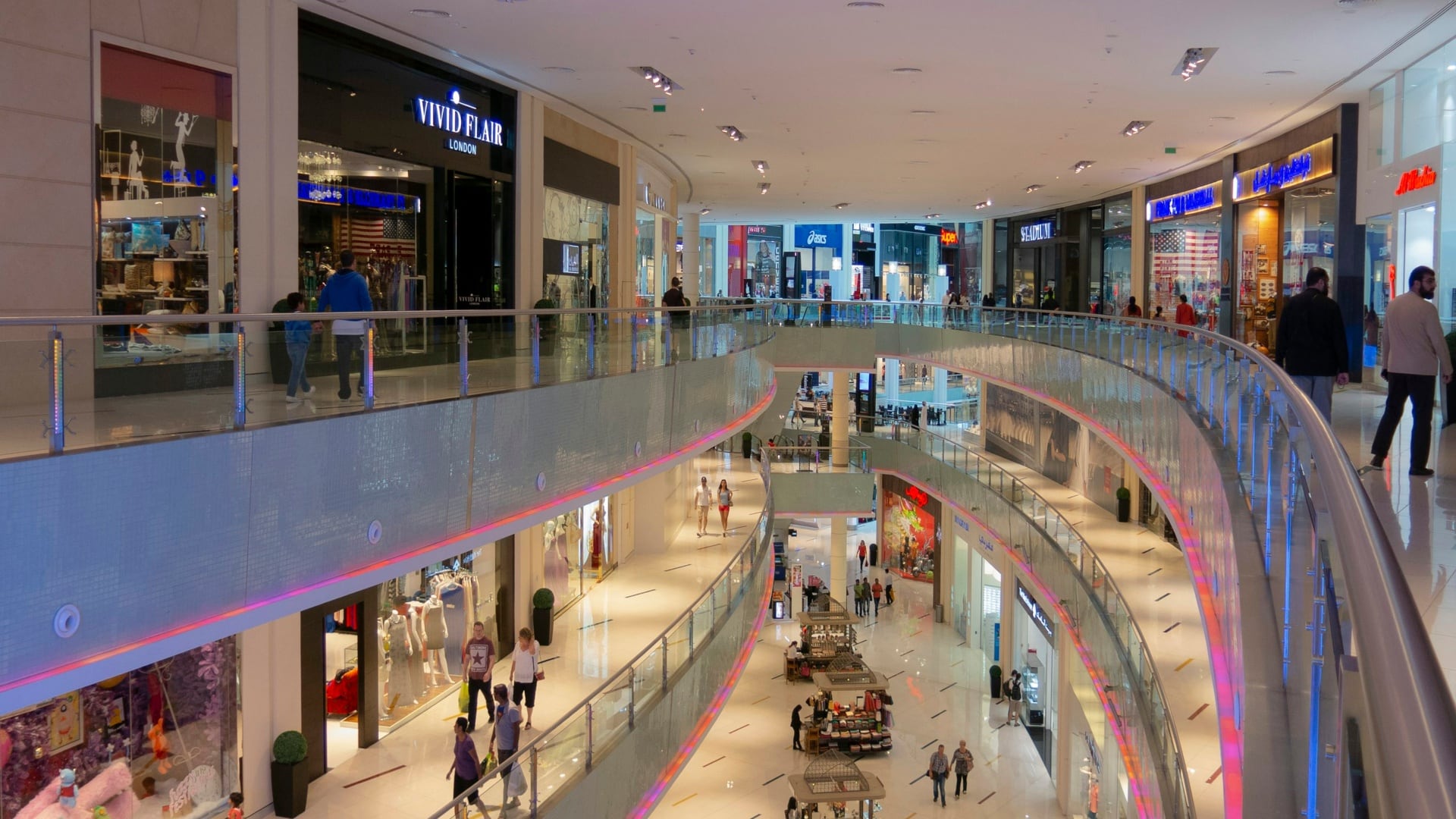 Imagen referencial. El nuevo centro comercial, construido con una inversión de USD 8,5 millones, busca impulsar la actividad económica de Trujillo y destacar por la fusión entre modernidad y legado histórico. Foto: Unplash