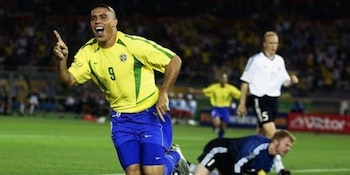 El icónico corte de pelo Cascão de Ronaldo se convirtió en un símbolo de la Copa del Mundo y de la cultura futbolera global (Captura/YouTube)