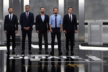 Pablo Casado, Pedro Sánchez, Santiago