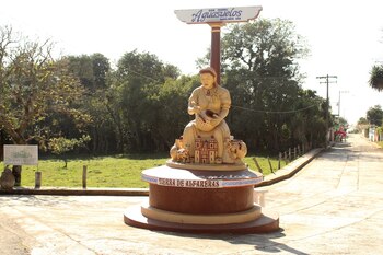 Fotografía de una estatua artesanal