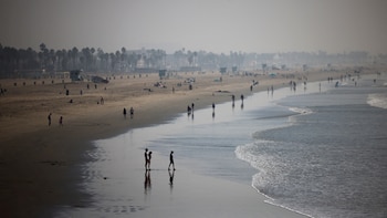 La ola de calor activa una alerta en un estado de EE. UU. para estas 7 playas por contaminación del agua