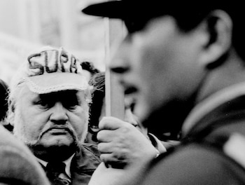 “Las guardé para no tirarlas, pero no les veía ningún interés”: imágenes inéditas previas al golpe de 1976 y el recuerdo del fotógrafo - Image 1