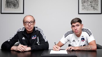 Estampando la firma en el