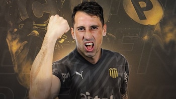 Sebastián Britos deja atrás a