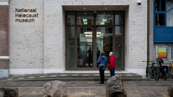 Los Países Bajos abren su