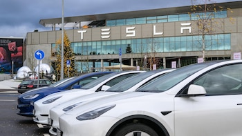 Tesla se expone a una