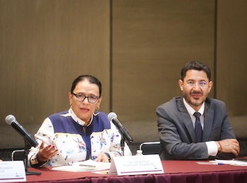 Martí Batres presentó propuestas del ISSSTE para fortalecer la atención a trabajadores del Estado.