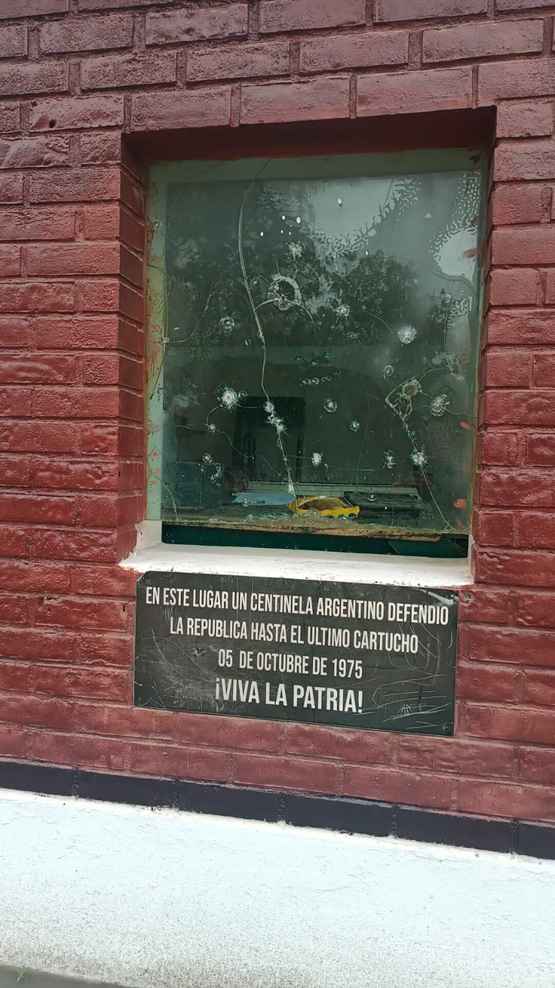 Testimonio de la violencia. Los impactos de bala hechos por los atacantes