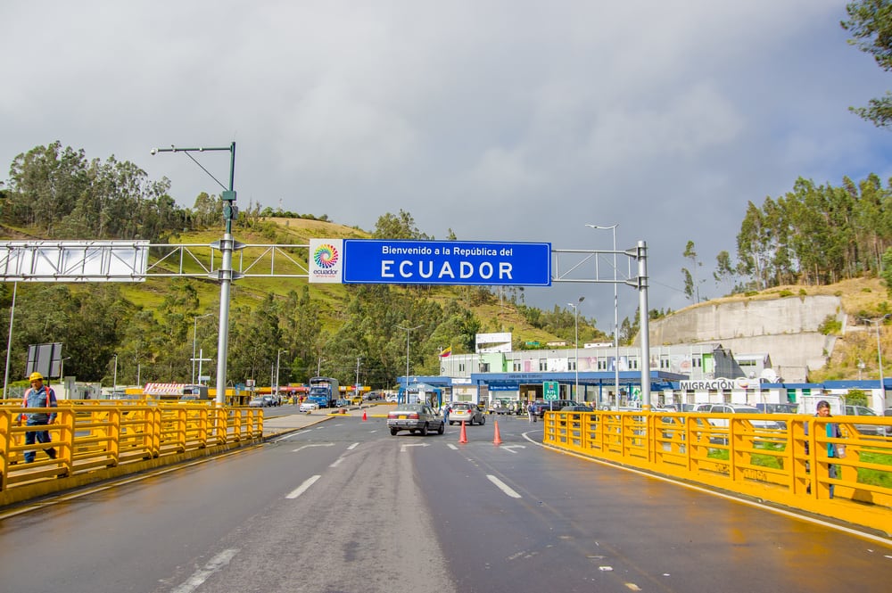 La actividad del transporte formal en la frontera norte ecuatoriana se habría reducido hasta en un 70%, lo que implica miles de unidades paralizadas y más de 15.000 empleos directos e indirectos afectados (Foto: Shutterstock)