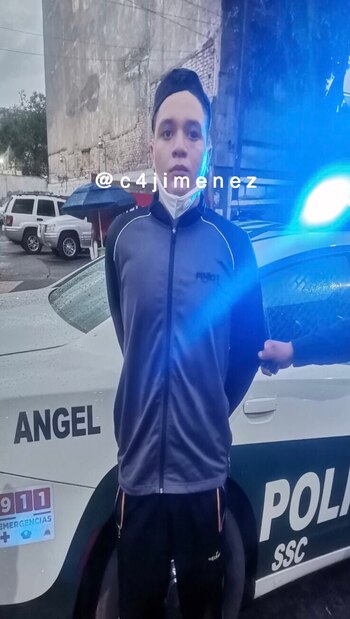 Con un pedazo de cartón