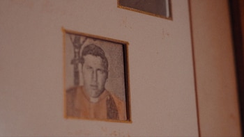 Un nuevo documental propone un retrato íntimo de la juventud, vocación y trabajo social de Carlos Mujica