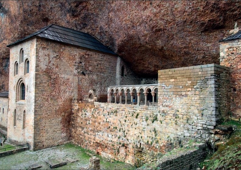 Monasterio antiguo de San Juan de la Peña. (EUROPA PRESS).
