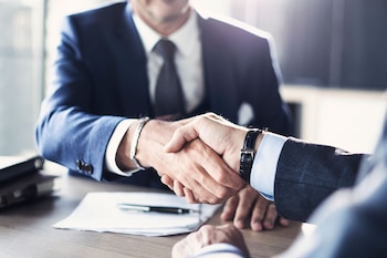 Los expertos aconsejan reforzar los controles de verificación antes de concretar acuerdos comerciales.