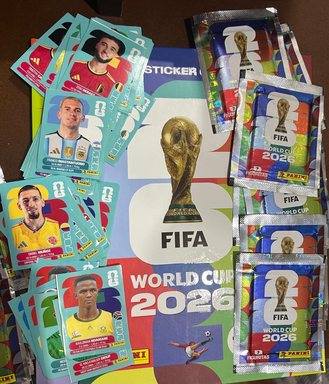 La venta de cromos Panini del Mundial experimenta una demanda histórica en los comercios de Nueva York antes de la Copa Mundial de la FIFA