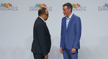 Las recientes participaciones internacionales del gobierno dominicano revelan una estrategia diferenciada. La lucha contra las noticias falsas se posiciona como prioridad, mientras se esquivan alineamientos automáticos y surgen nuevas divisiones en la región (Foto cortesía de la transmisión de la bienvenida del evento)