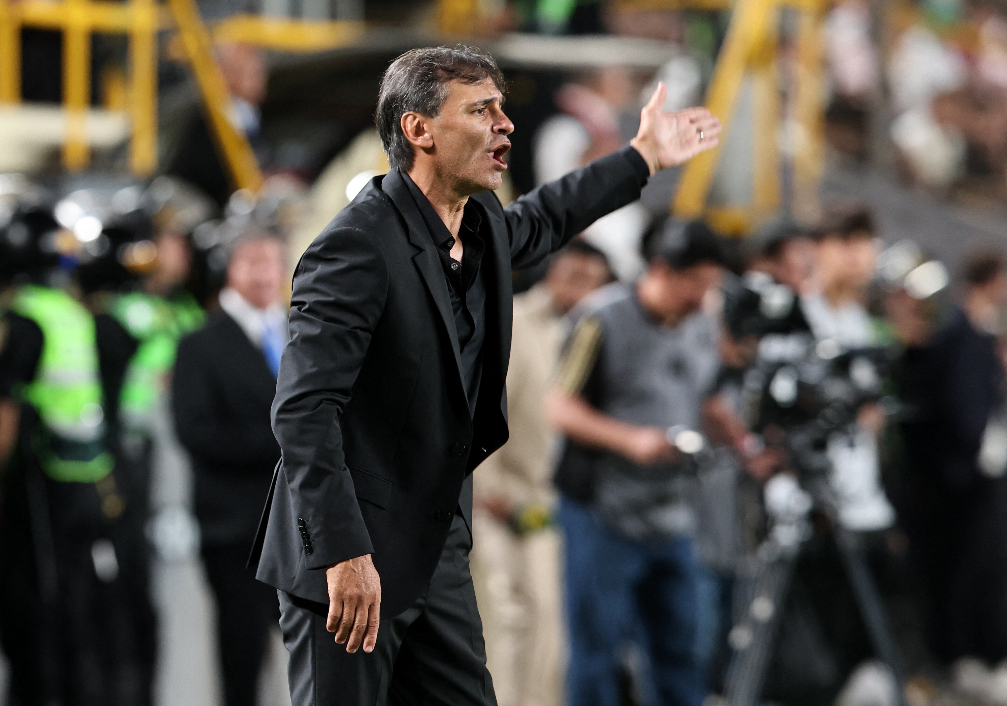 El argentino se consolidó en el Universitario del Perú como uno de los entrenadores más regulares en la liga de dicho país - crédito Sebastian Castañeda / REUTERS